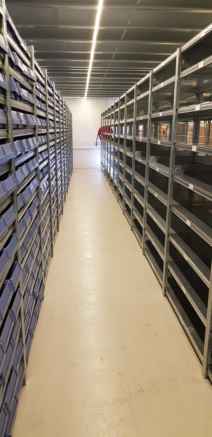 3500 hyllemeter og mesanin til Autoexperten